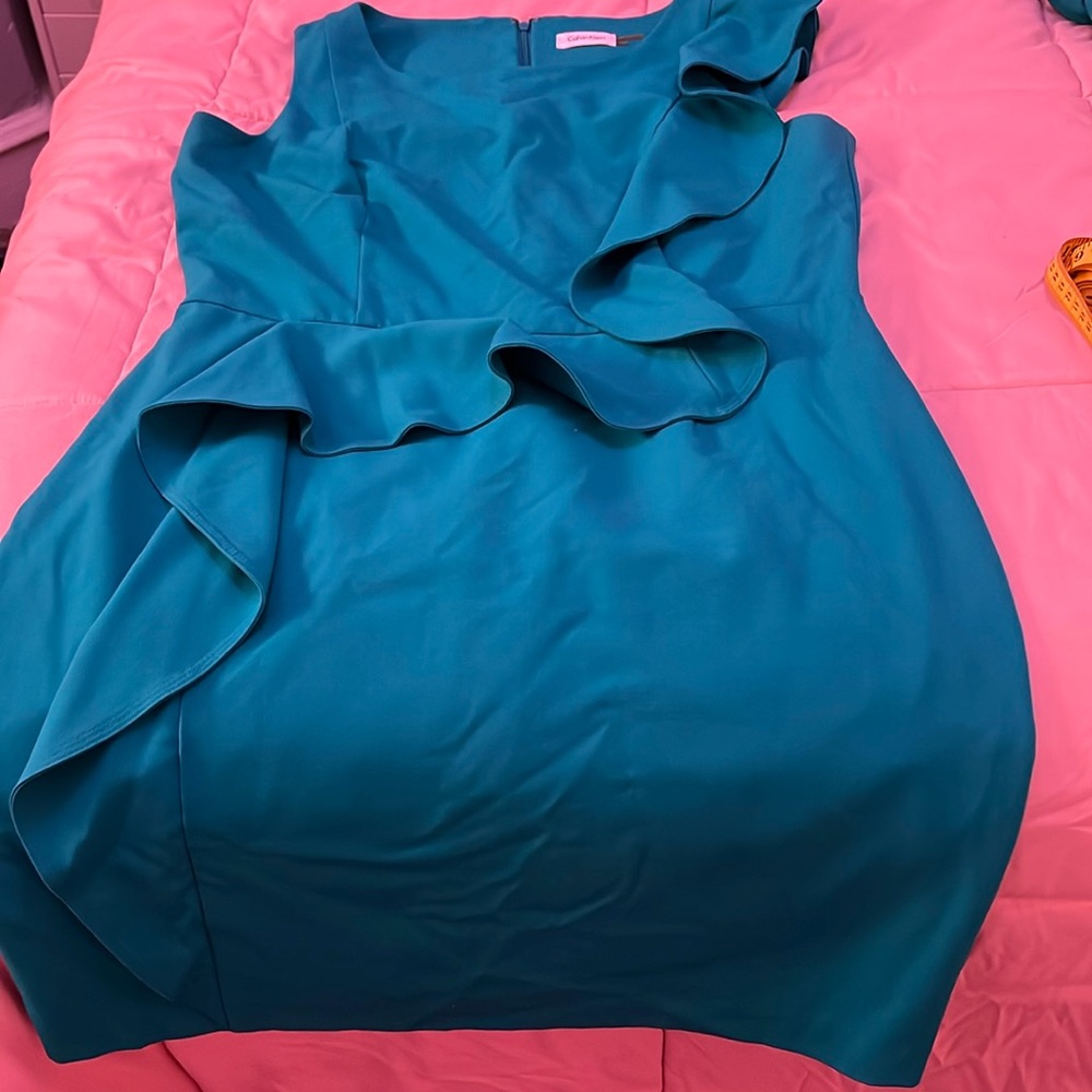 Ruffled Collar w/Peplum Sheath Midi Dress